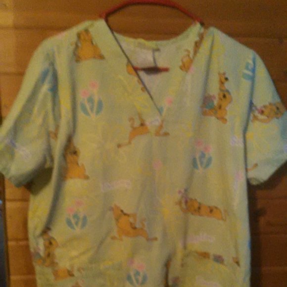Adorable Scooby Doo Scrub Top Size S - Picture 1 of 8